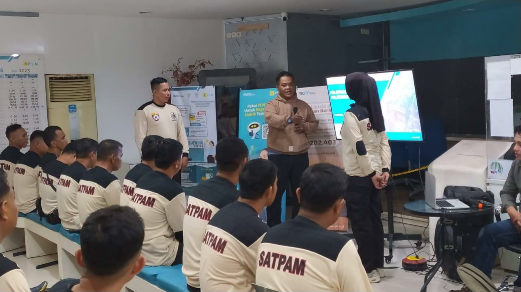 Briefing dan pelatihan security